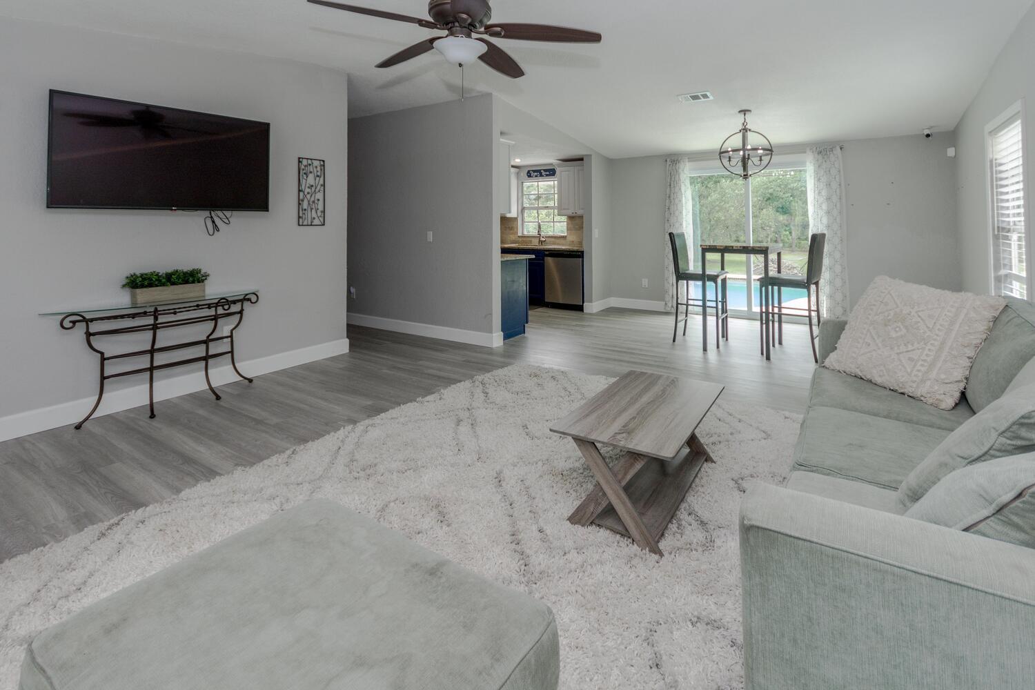 9709 154th Road North Jupiter, FL 33478 - Photo 6 of 37 Large Living Area