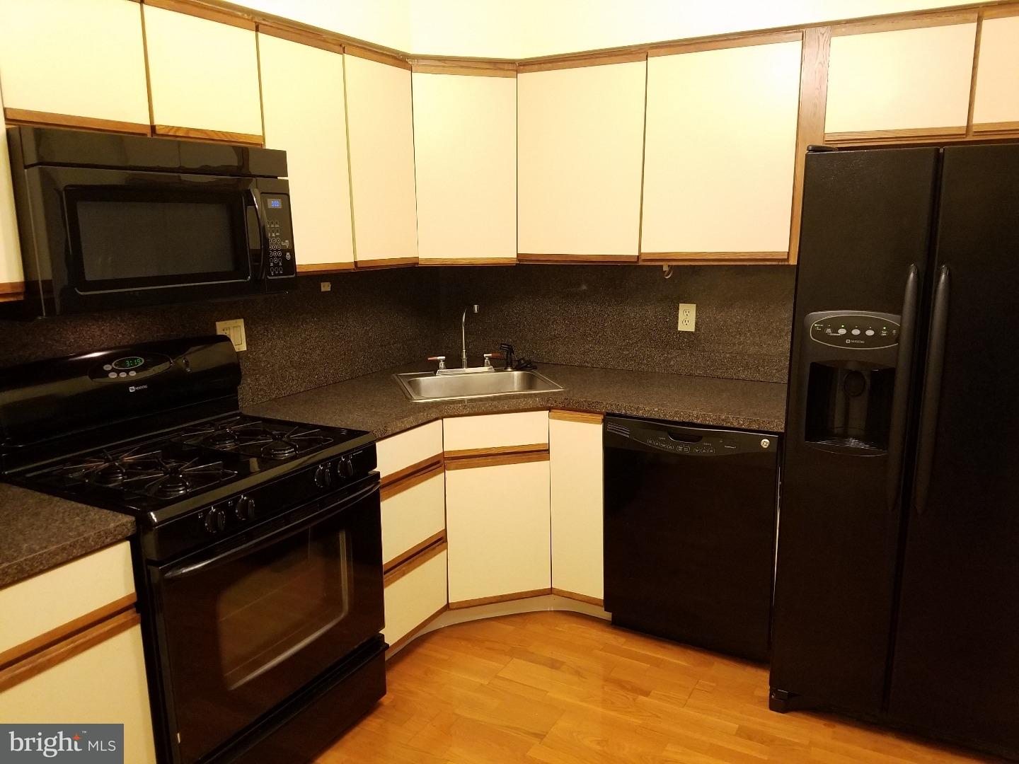 301 Byberry Road, Unit H16 Philadelphia, PA 19116 - Photo 8 of 25 Kitchen