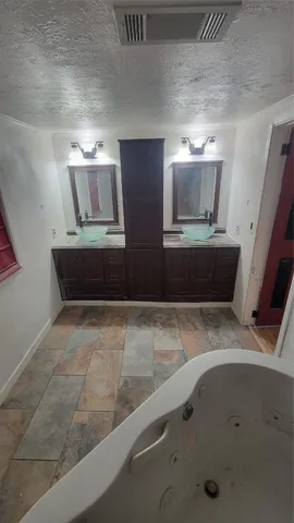 $1,995 | 2960 Call Street, Vidor, TX 77662