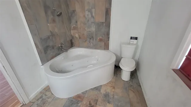 $1,995 | 2960 Call Street, Vidor, TX 77662