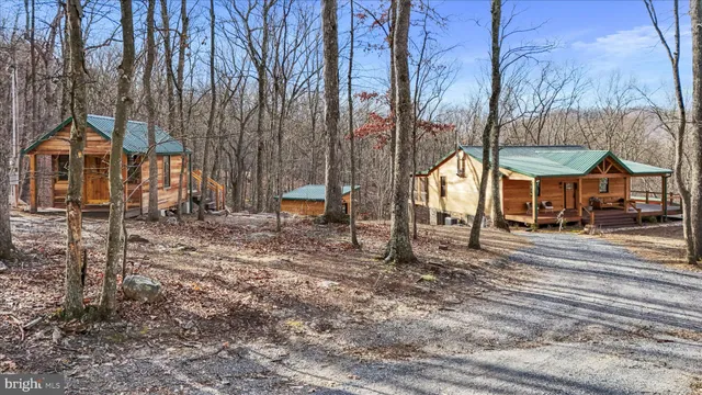 $825,000 | 26 Hideout Way, Great Cacapon, WV 25422