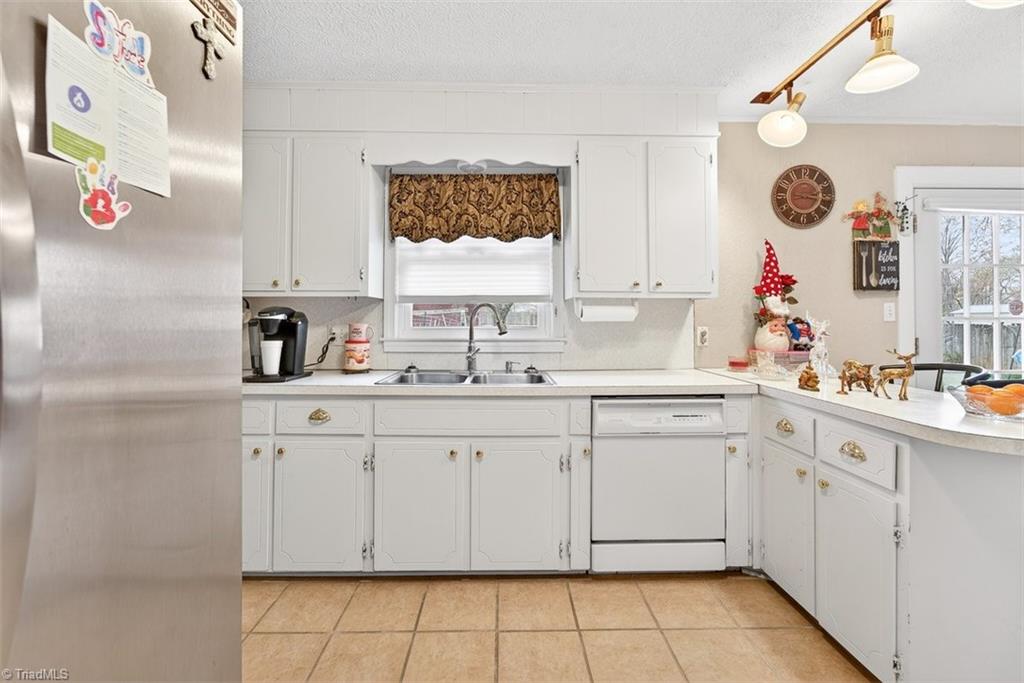 501 Roberts Road Eden, NC 27288 - Photo 13 of 29