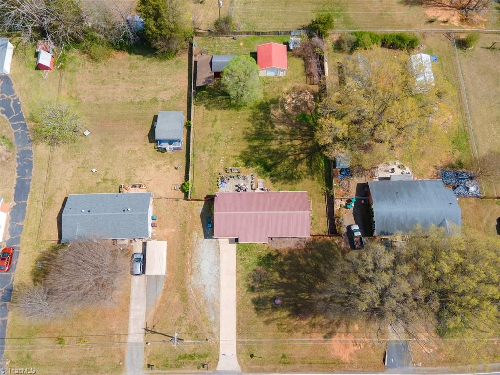 501 Roberts Road Eden, NC 27288 - Photo 6 of 29