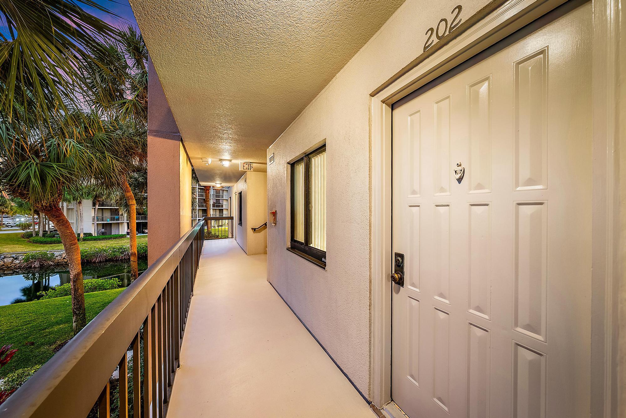 1701 Marina Isle Way, Unit 202 Jupiter, FL 33477 - Photo 17 of 51 Entry
