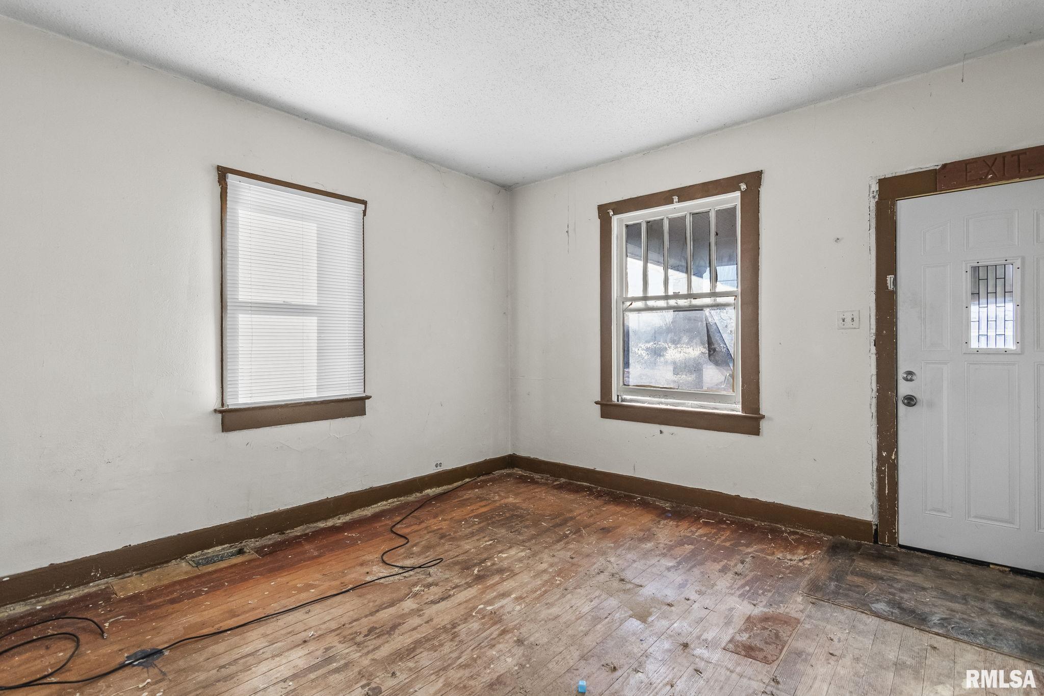 534 South Livingston Street Springfield, IL 62703 - Photo 3 of 27 Gallery Image 3