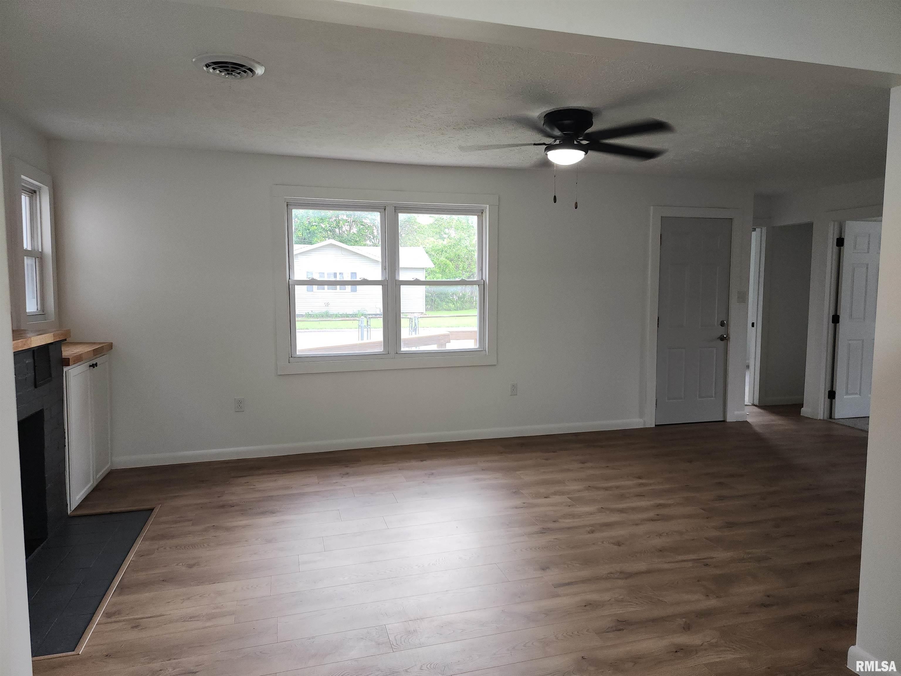 210 North State Street Lincoln, IL 62656 - Photo 12 of 30