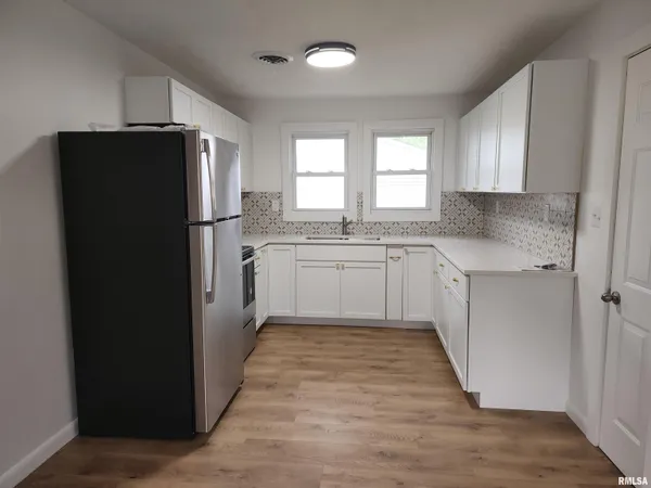 $159,900 | 210 North State Street, Lincoln, IL 62656