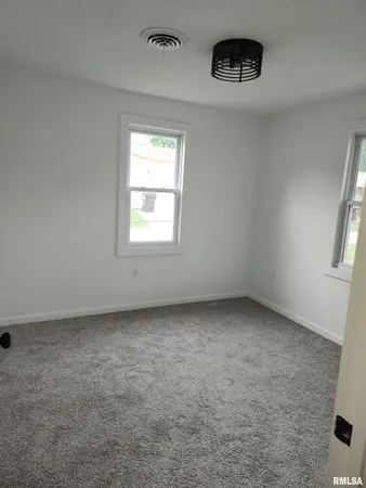 $159,900 | 210 North State Street, Lincoln, IL 62656