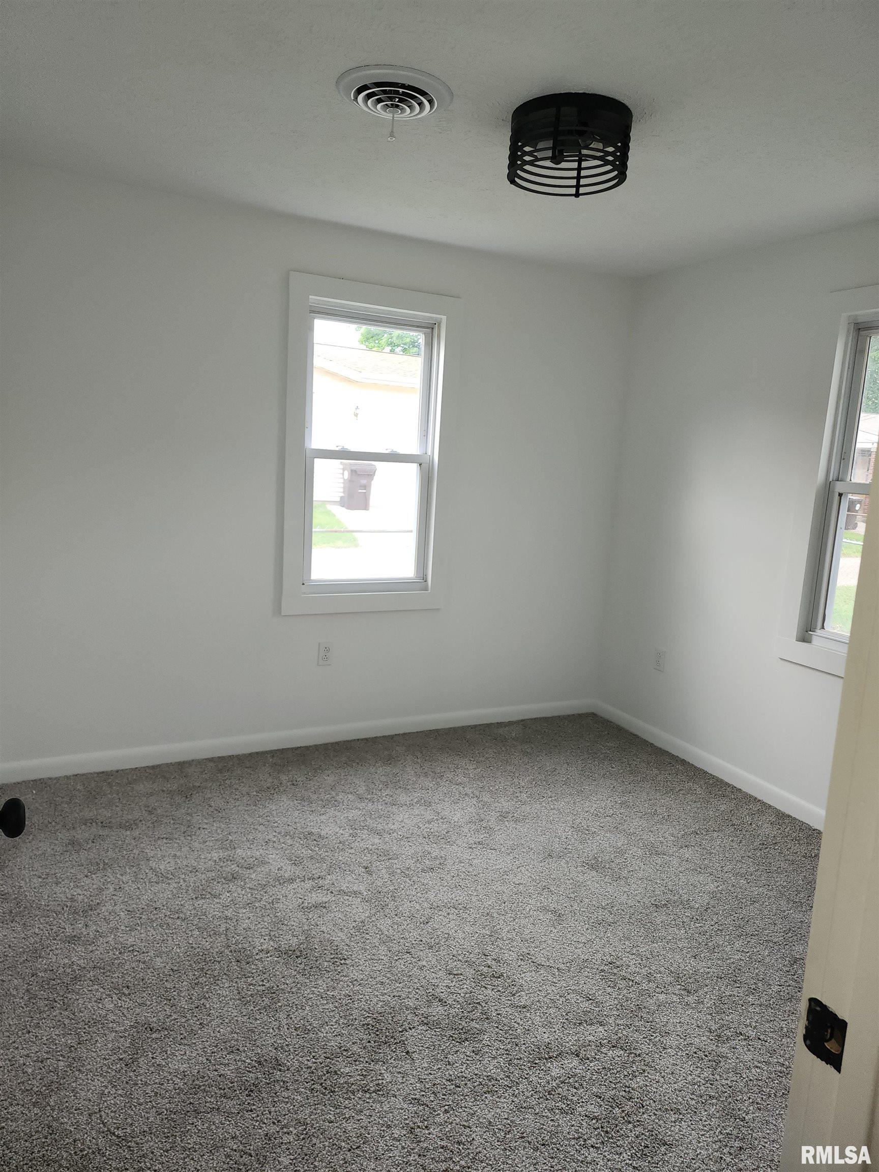 210 North State Street Lincoln, IL 62656 - Photo 18 of 30