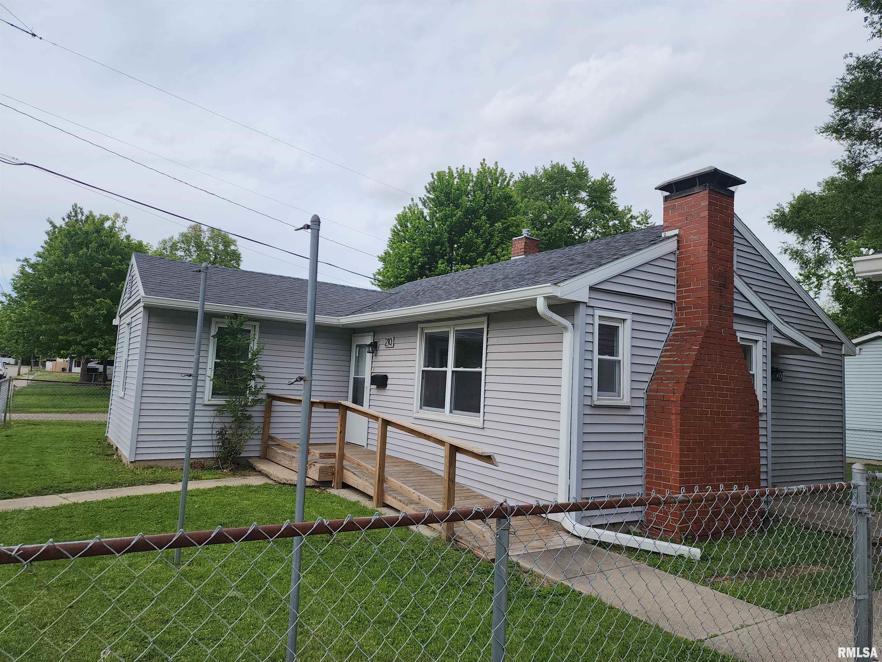 210 North State Street Lincoln, IL 62656 - Photo 3 of 30