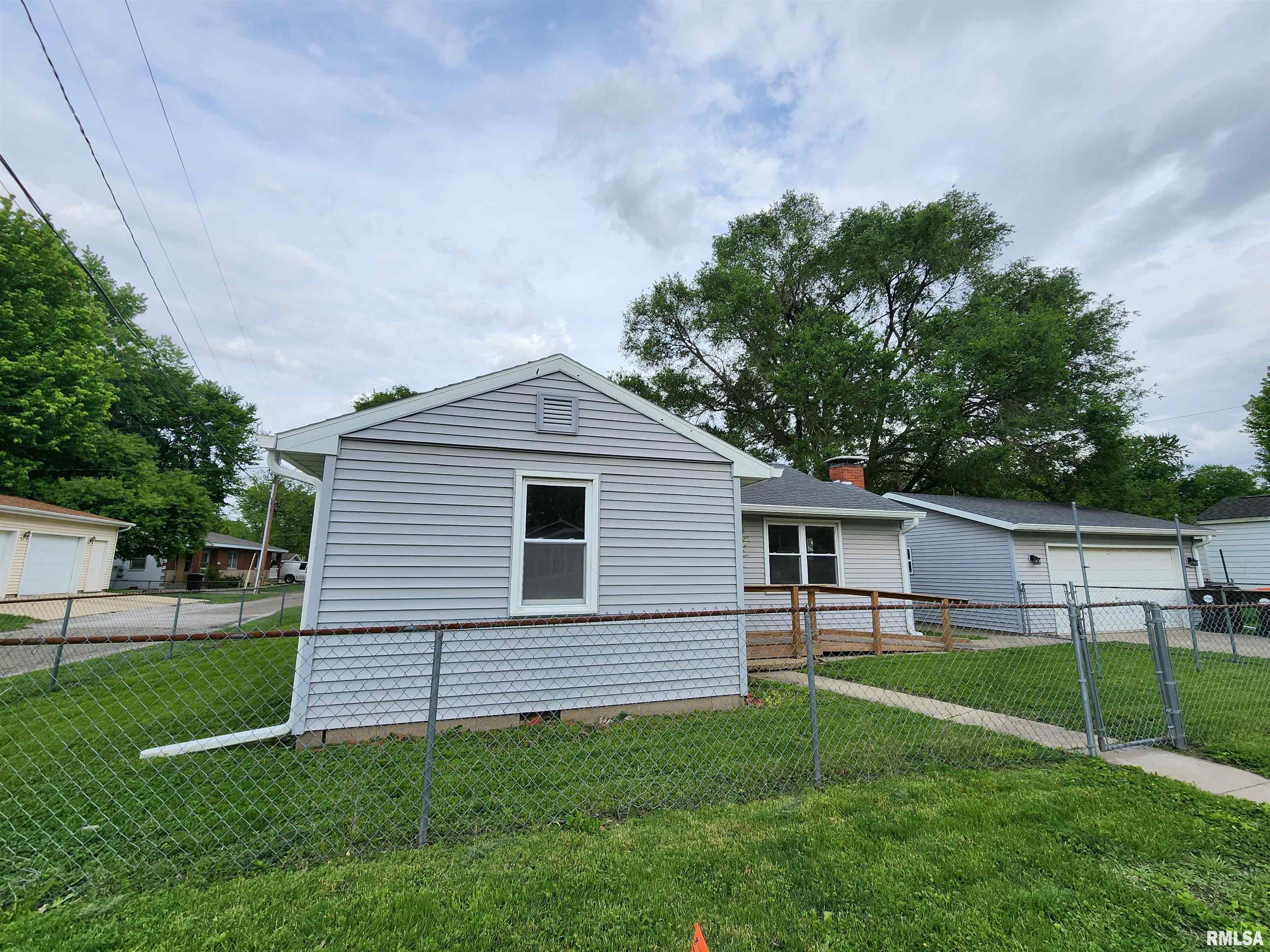 210 North State Street Lincoln, IL 62656 - Photo 4 of 30