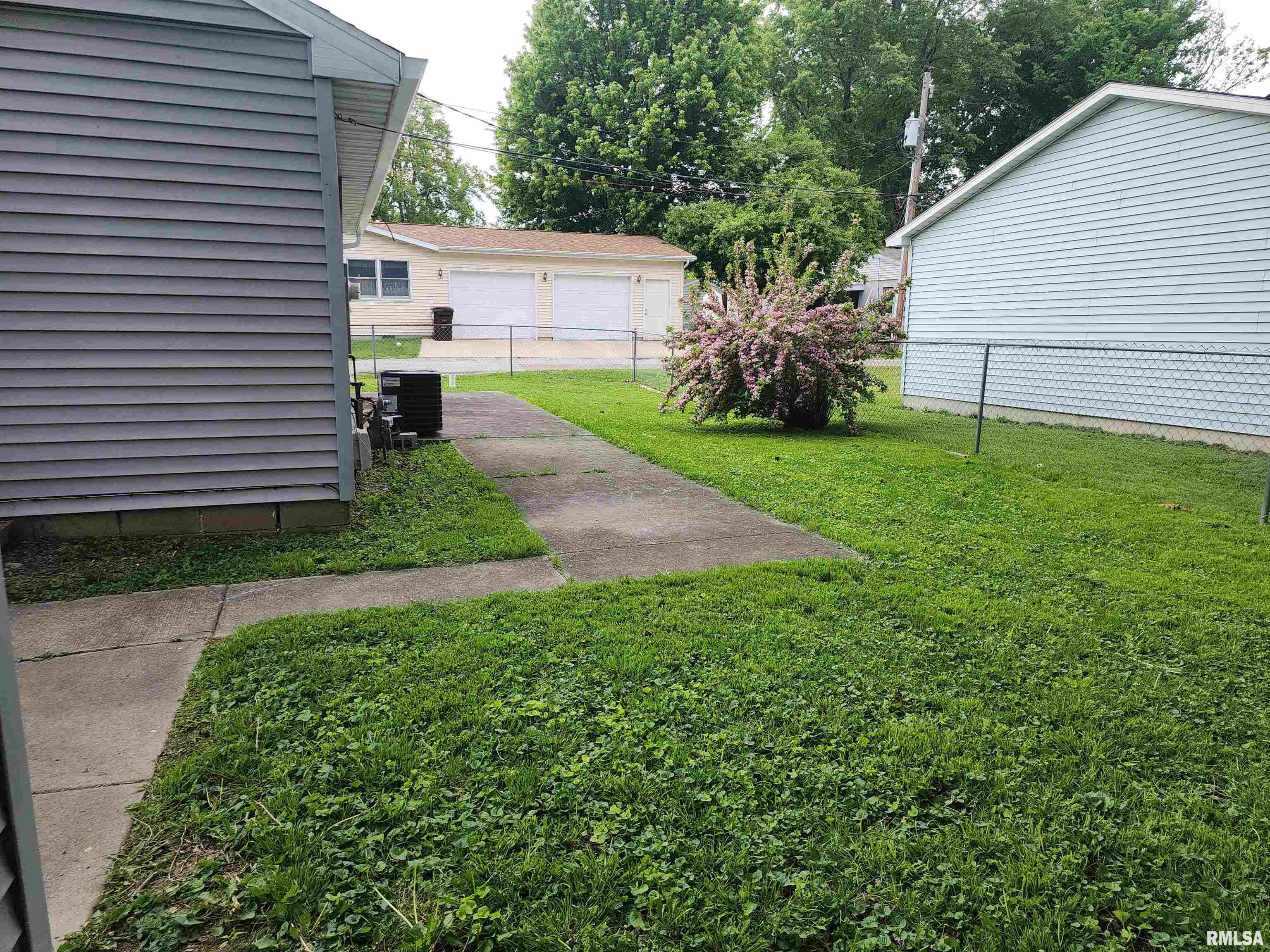210 North State Street Lincoln, IL 62656 - Photo 7 of 30