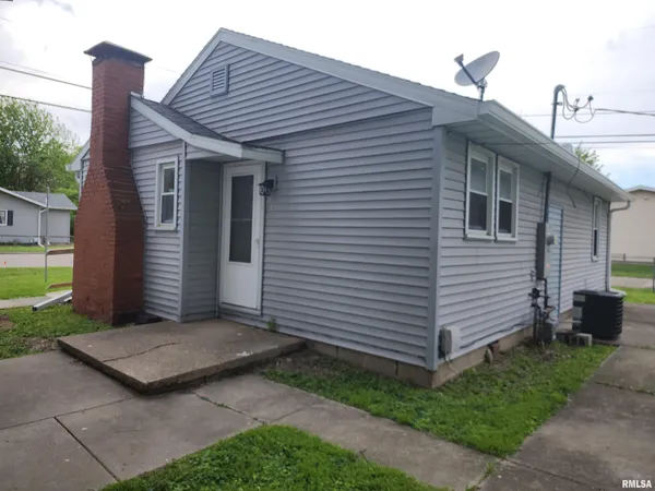 $159,900 | 210 North State Street, Lincoln, IL 62656