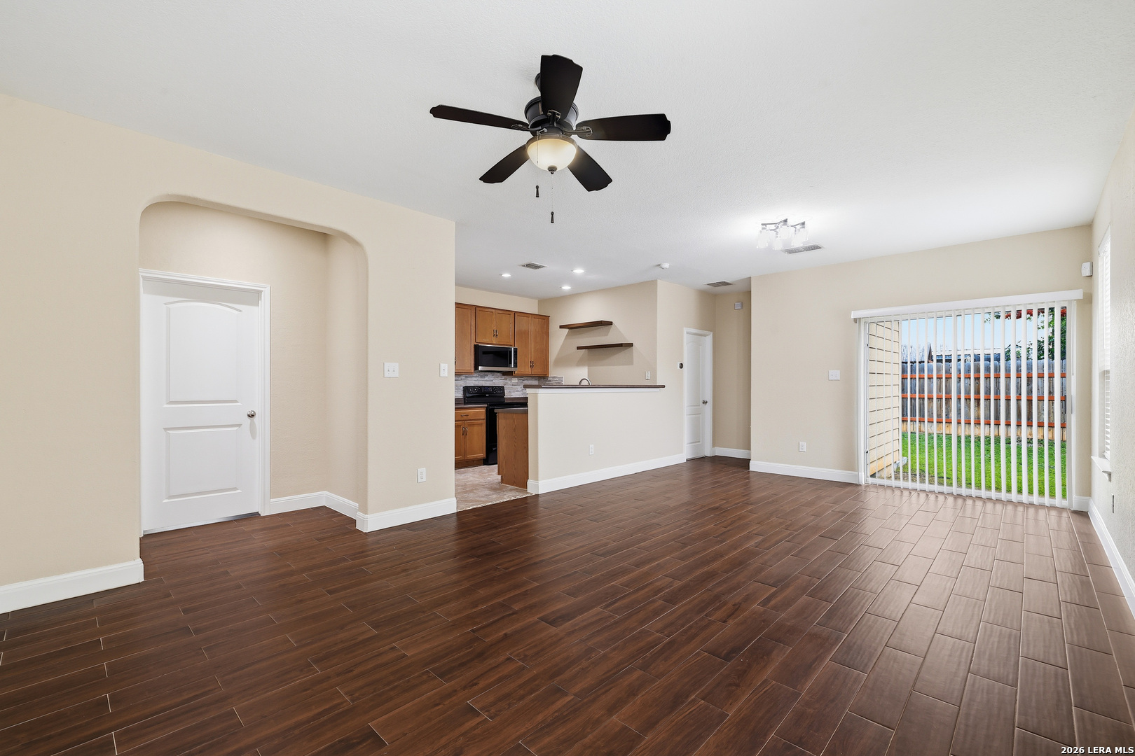 10131 Maple Ranch San Antonio, TX 78245 - Photo 4 of 27