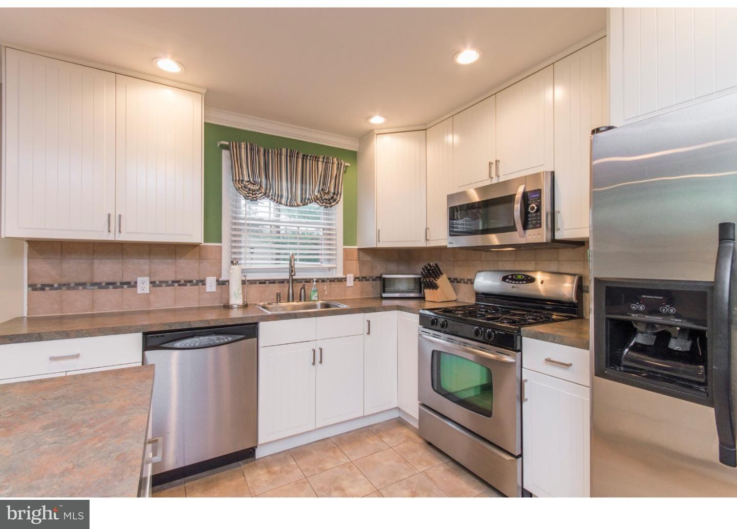 17 Juniper Road Havertown, PA 19083 - Photo 4 of 22 Kitchen