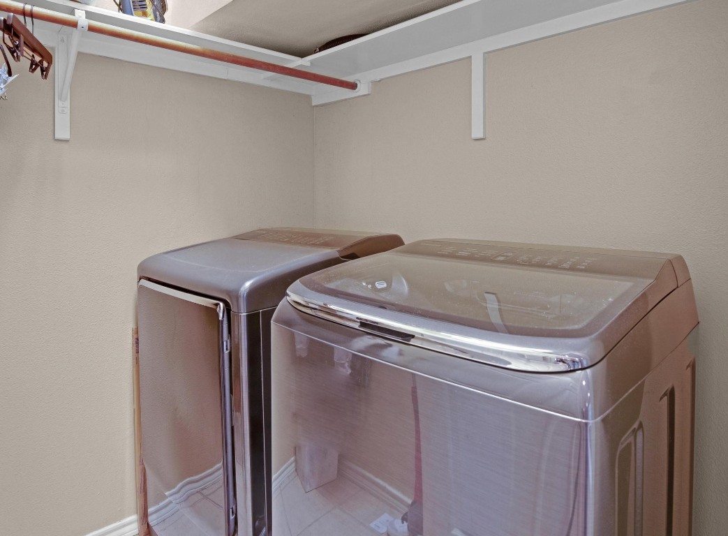 2918 Ranch Road 620 North, Unit L177 Austin, TX 78734 - Photo 20 of 40 a utility room with dryer and washer