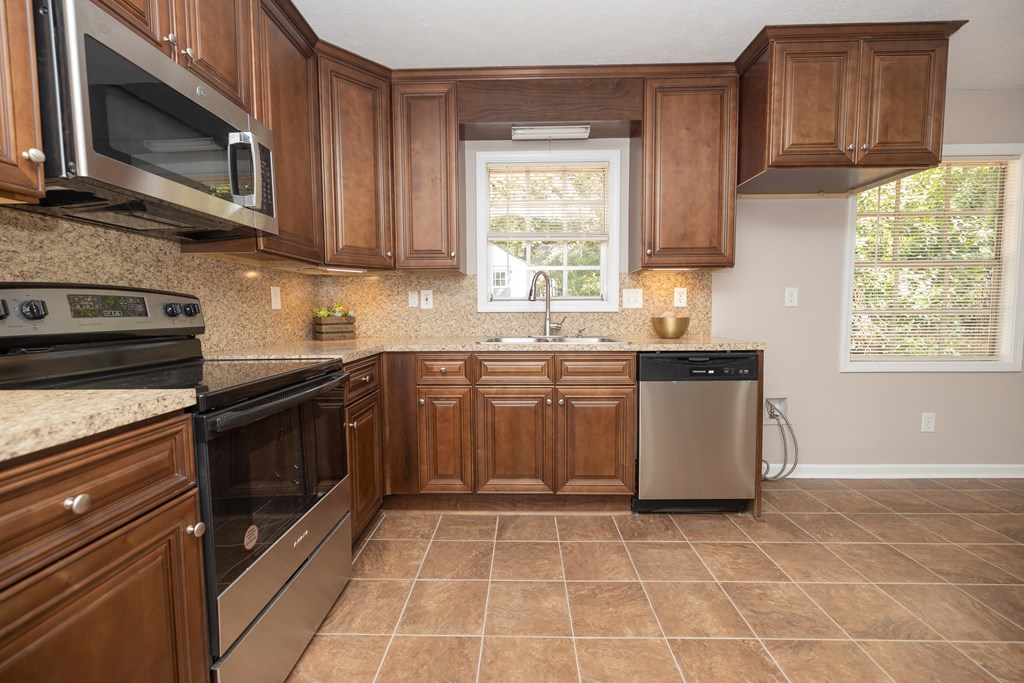 6136 Raleigh Court Columbus, GA 31909 - Photo 9 of 26 Gallery Image 9