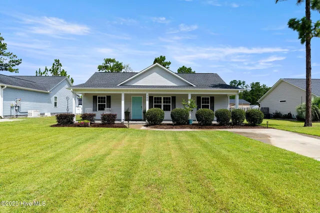 $2,200 | 585 Mission Road, Southport, NC 28461