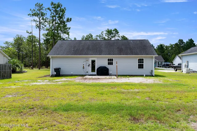 $2,200 | 585 Mission Road, Southport, NC 28461
