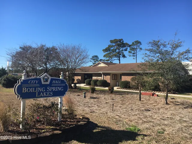 $2,200 | 585 Mission Road, Southport, NC 28461