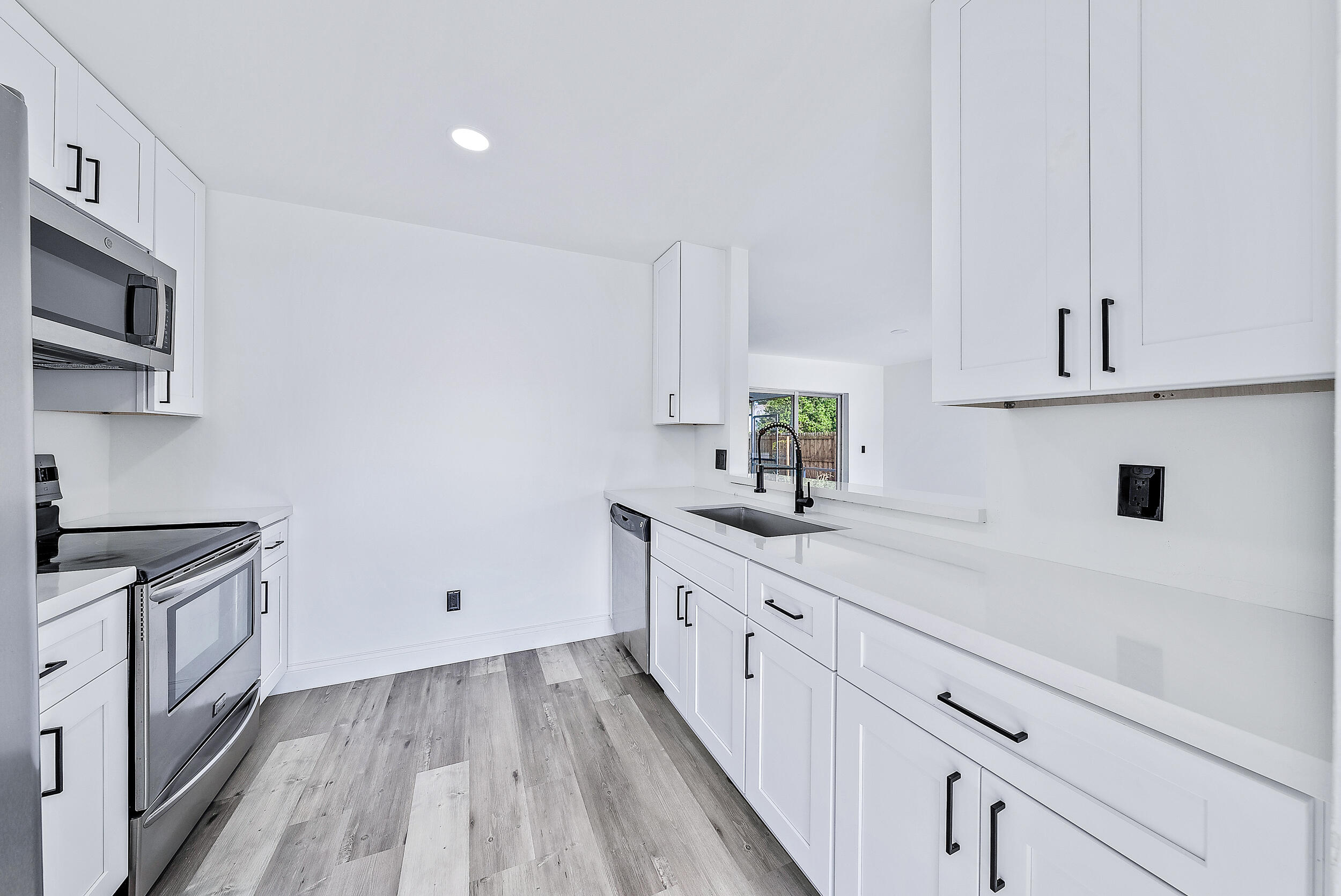 104 Wandering Trail Jupiter, FL 33458 - Photo 6 of 17 104 Wandering Trail-6