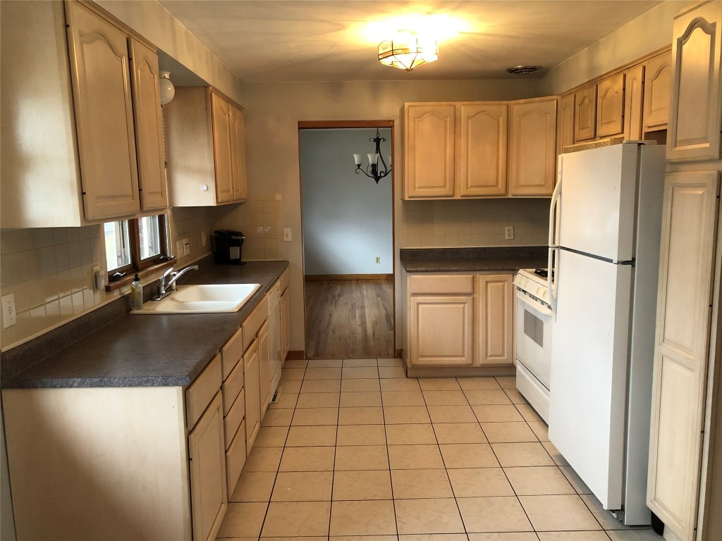 39 Allendale Road Binghamton, NY 13903 - Photo 8 of 24 Gallery Image 8