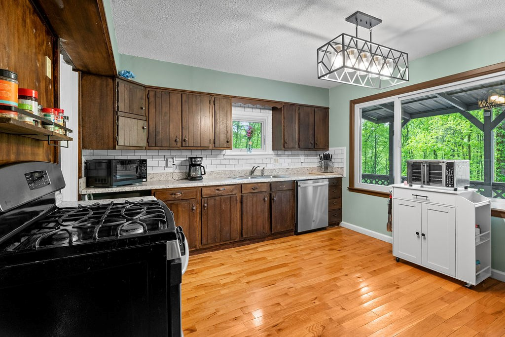 4187 West Old Murphy Road Franklin, NC 28734 - Photo 12 of 54