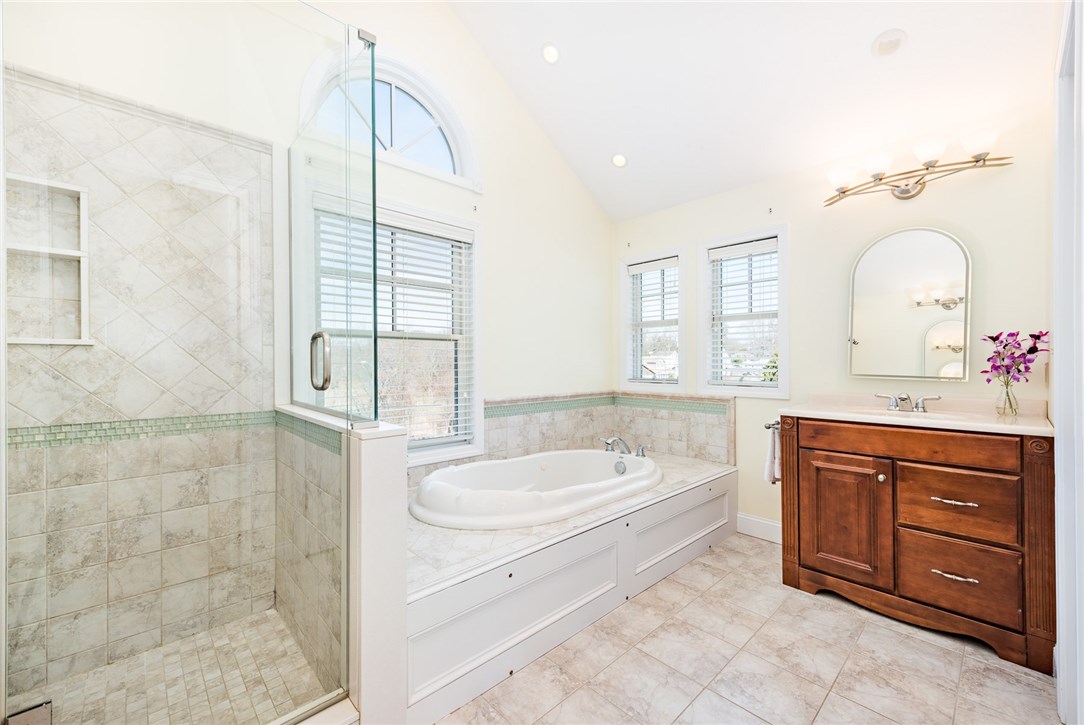 58 Melbourn Road Warwick, RI 02886 - Photo 23 of 30