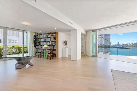 $8,000,000 | 1300 Monad Terrace, Unit 11E, Miami Beach, FL 33139
