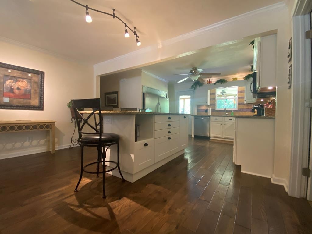 1129 Red Hill Valley Road Southeast Cleveland, TN 37323 - Photo 15 of 35 a view of a kitchen and dining room