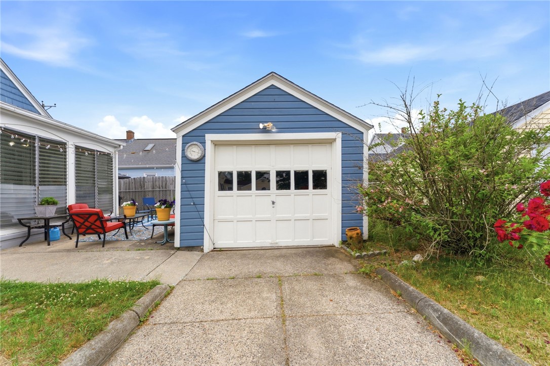 12 Gilmore Street Pawtucket, RI 02861 - Photo 5 of 21