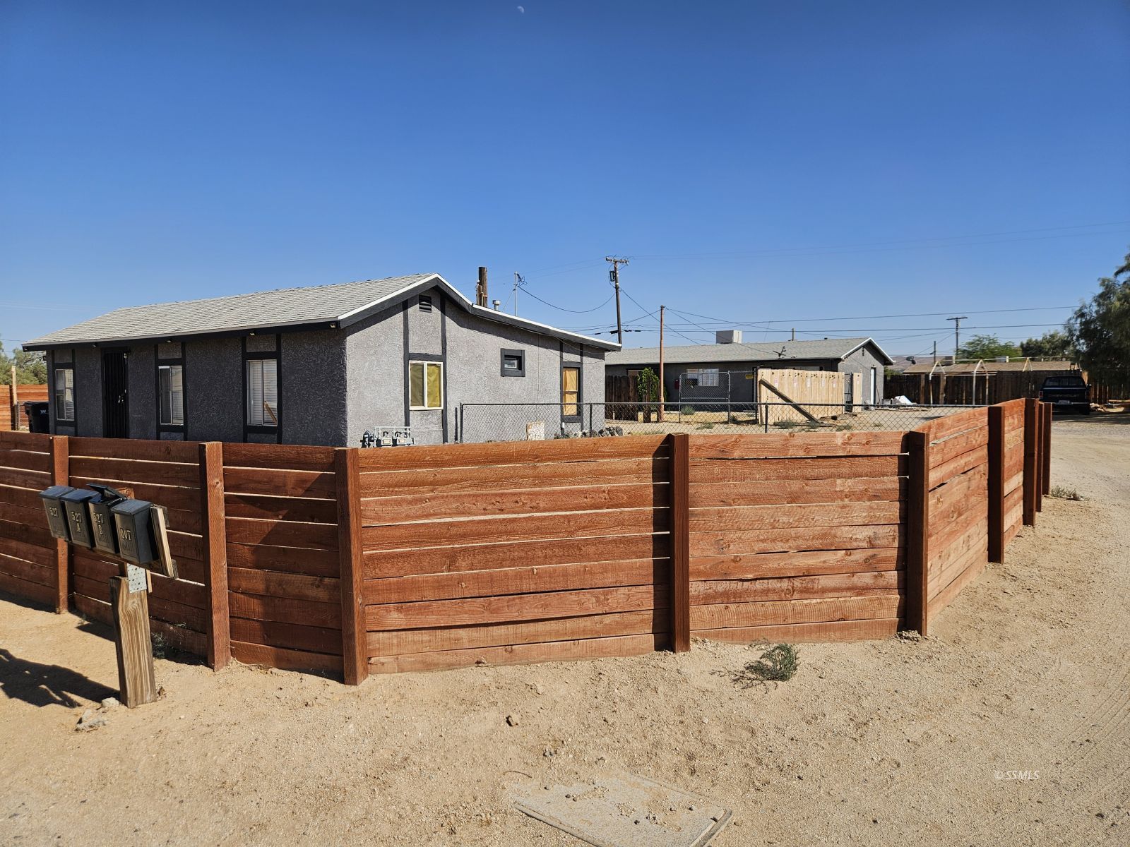 527 West Wilson Avenue Ridgecrest, CA 93555 - Photo 2 of 19