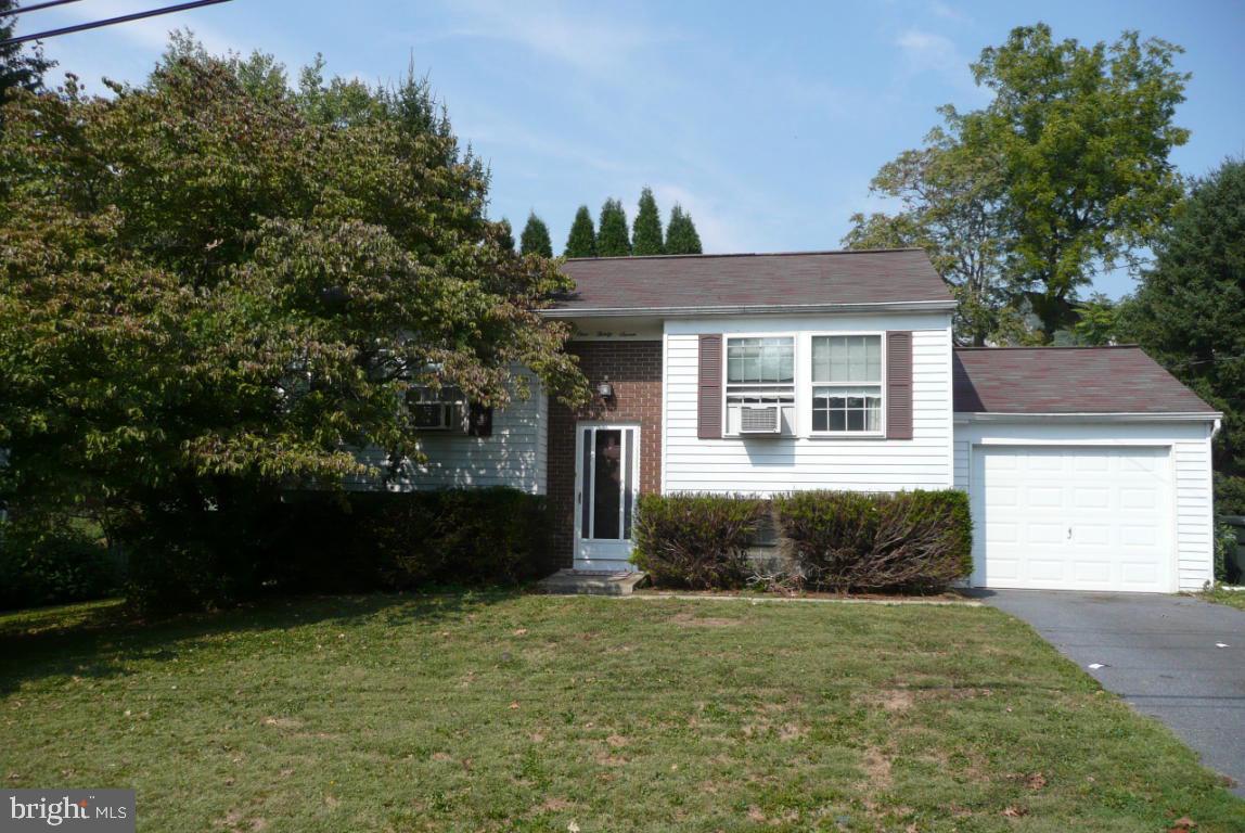137 Kent Road Lancaster, PA 17603 - Photo 1 of 8 Gallery Image 1