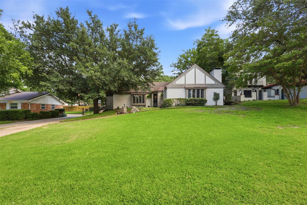 240 Timberlake Drive Azle, TX 76020 - Photo 2 of 40