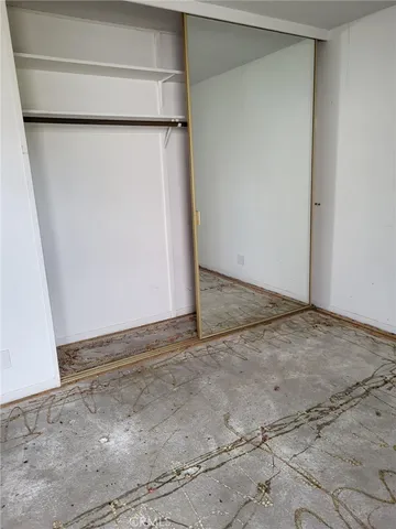 a view of a livingroom with window