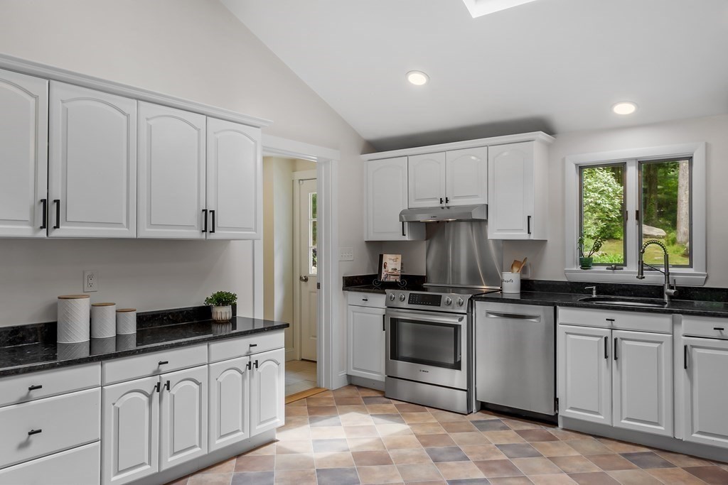 65 Seminole Road Acton, MA 01720 - Photo 7 of 42 Gallery Image 7