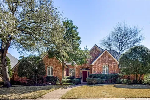 $799,500 | 5820 Sky Park Drive, Plano, TX 75093