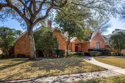 $799,500 | 5820 Sky Park Drive, Plano, TX 75093
