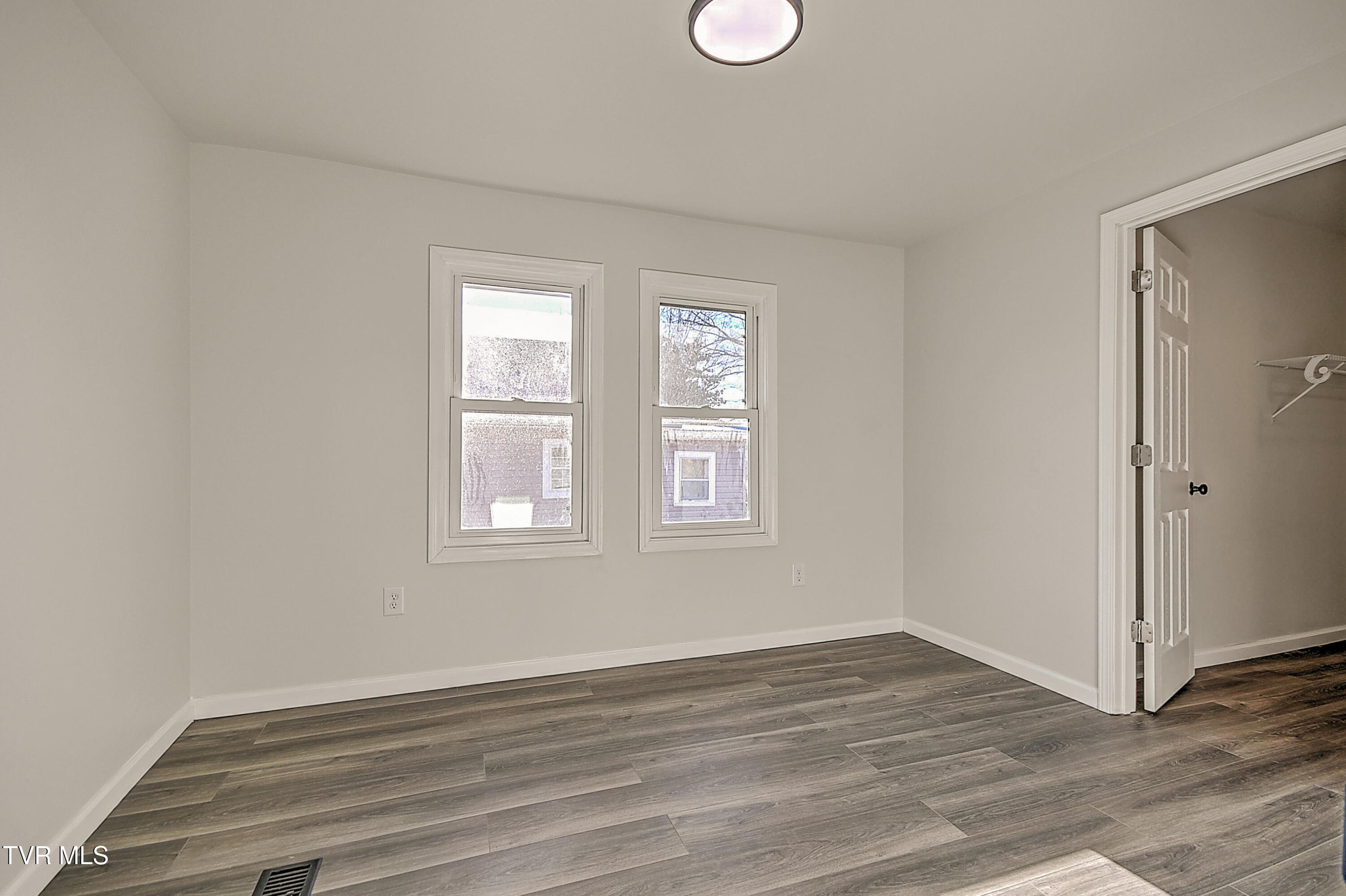 410 West Highland Road Johnson City, TN 37604 - Photo 17 of 31 410 W Highland MA-17