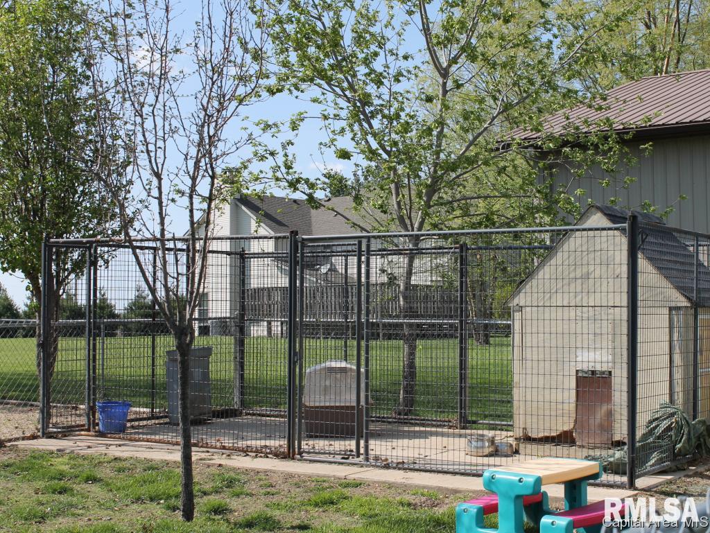 12850 Union School Road Auburn, IL 62615 - Photo 4 of 27 Gallery Image 4