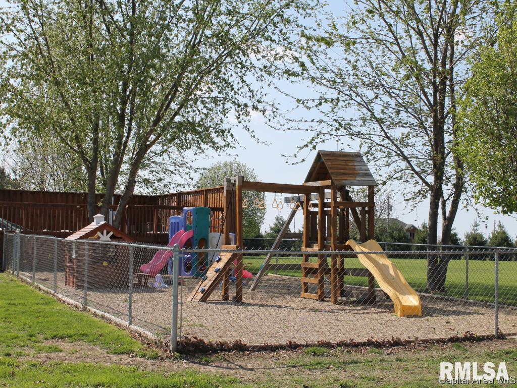12850 Union School Road Auburn, IL 62615 - Photo 5 of 27 Gallery Image 5