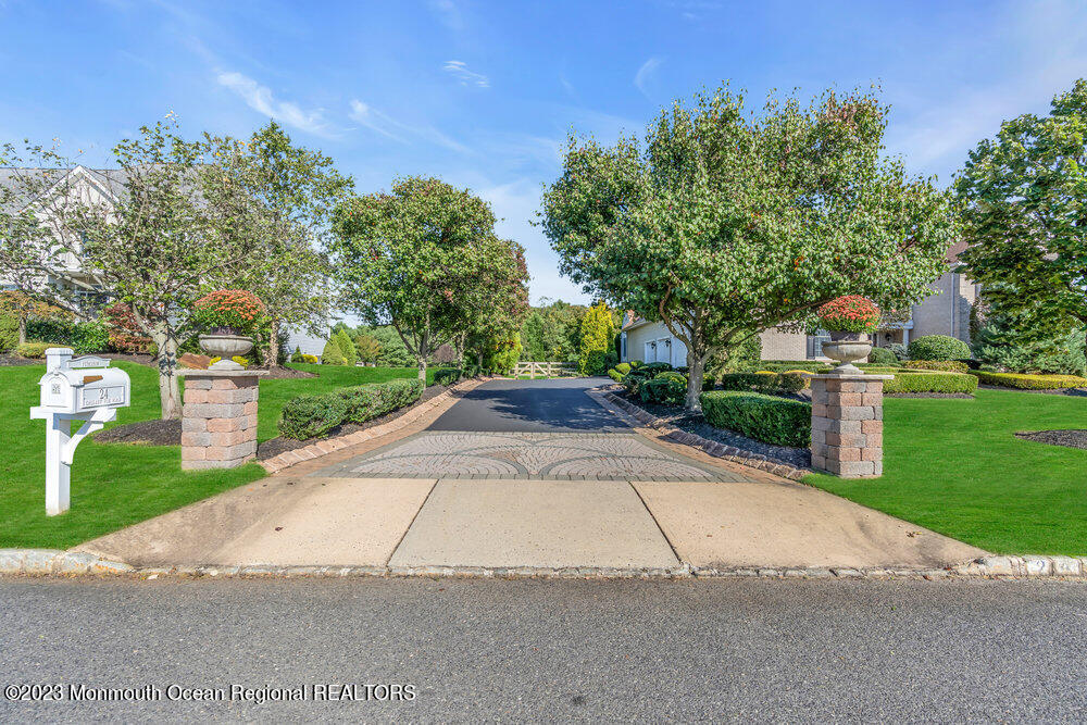 24 Gallant Fox Road Tinton Falls, NJ 07724 - Photo 7 of 94 Driveway