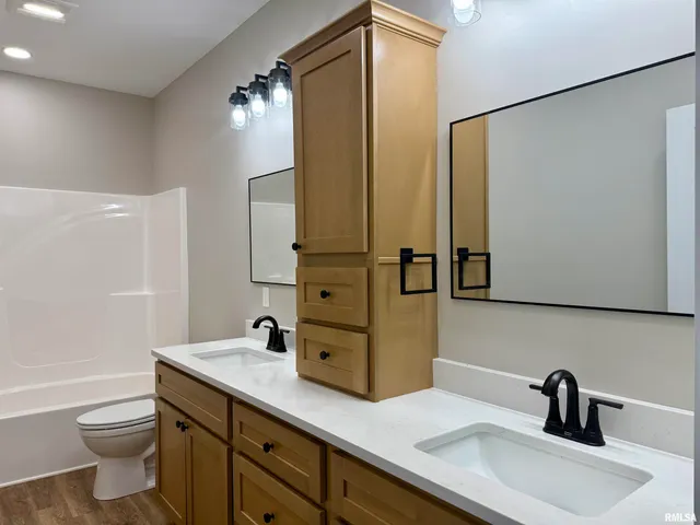 $442,500 | 12570 Hudgens Road, Marion, IL 62959