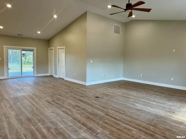 $442,500 | 12570 Hudgens Road, Marion, IL 62959