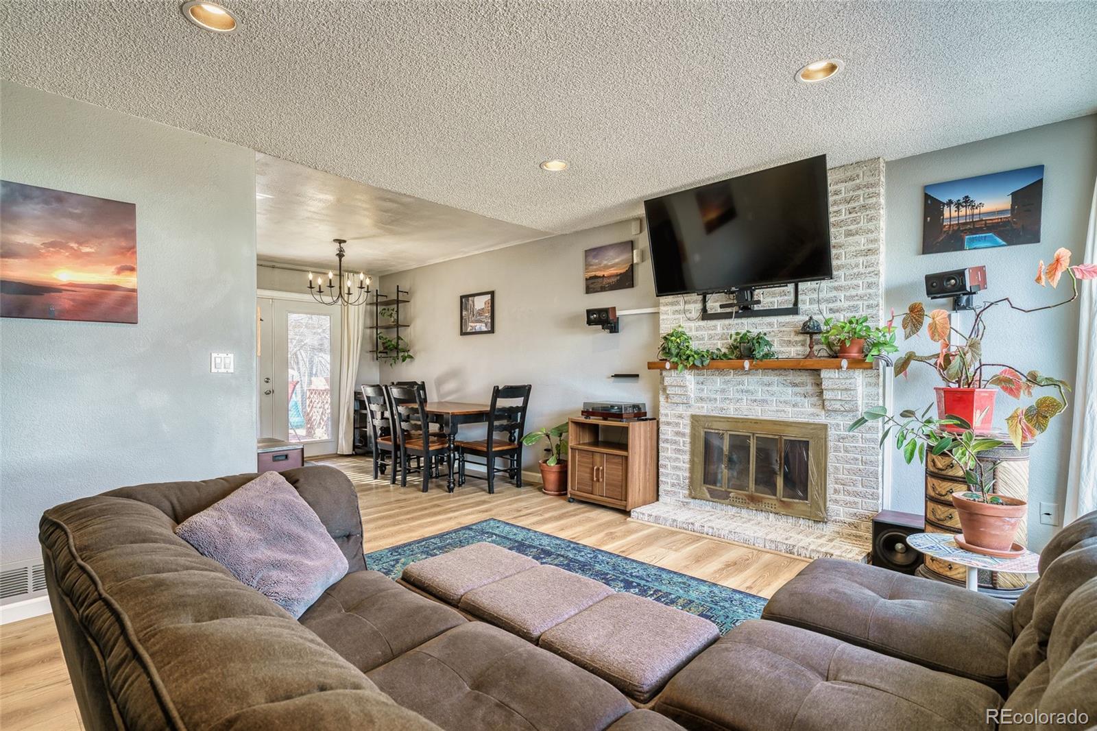 4106 South Laredo Way Aurora, CO 80013 - Photo 4 of 40
