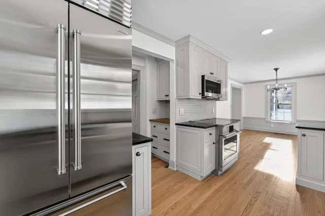 $1,300,000 | 1226 Sweetbriar Road, Madison, WI 53705