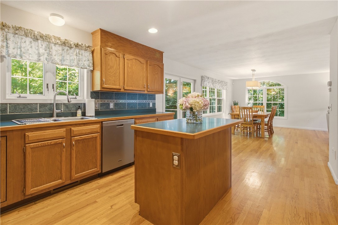 5 Wingate Road South Kingstown, RI 02879 - Photo 5 of 49