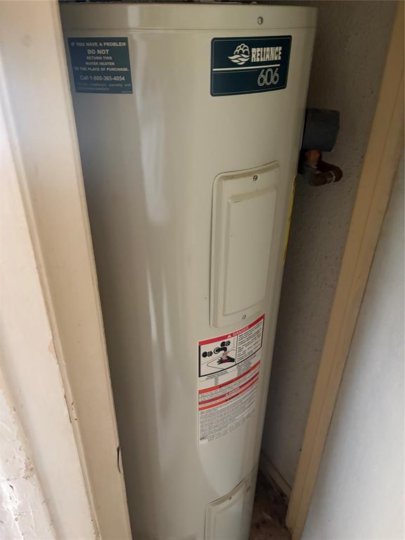 609 Bethlehem Street Terrell, TX 75160 - Photo 19 of 19 a utility room with dryer and washer
