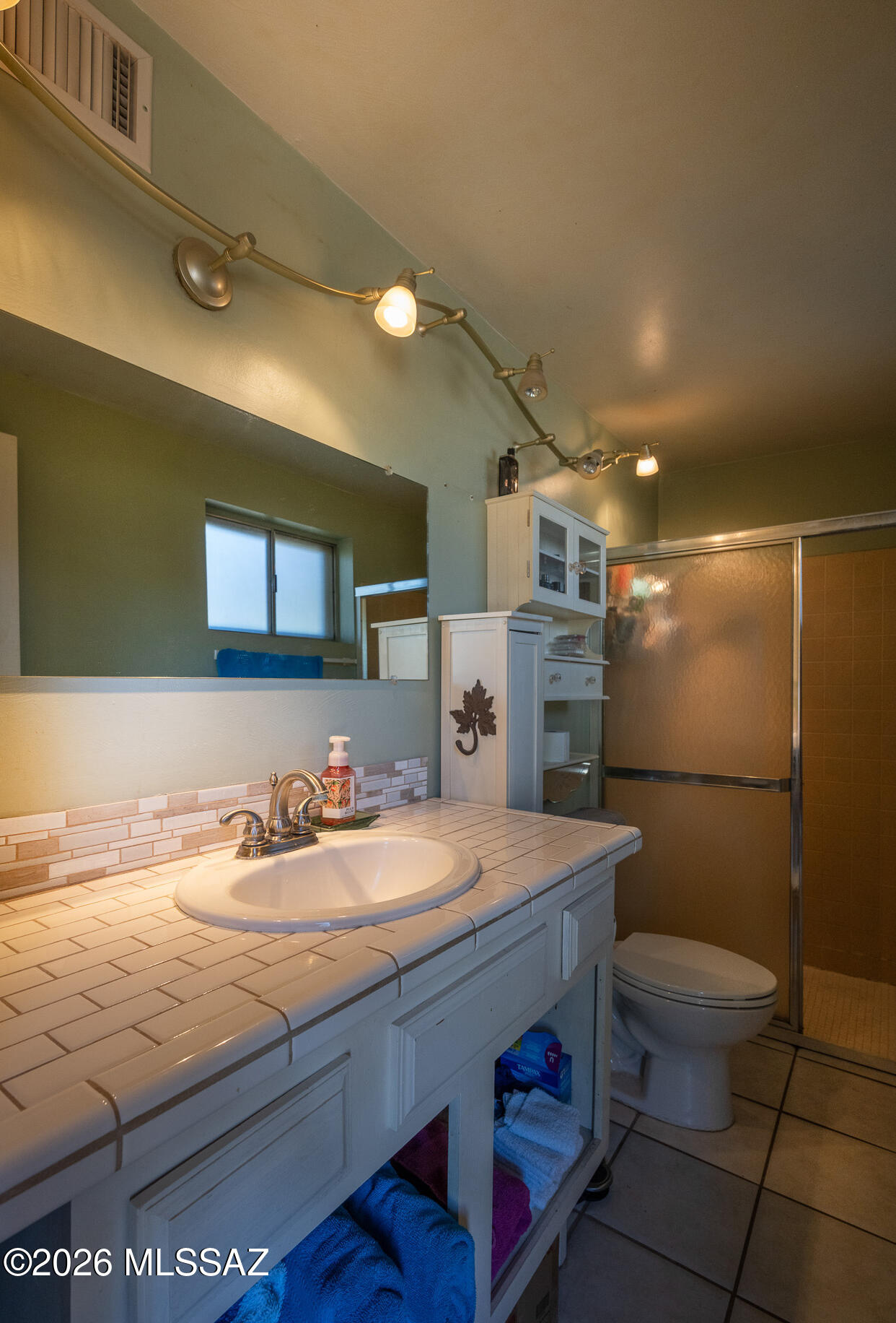 7749 East Pima Street Tucson, AZ 85715 - Photo 20 of 21 Primay br bath DSC_4747