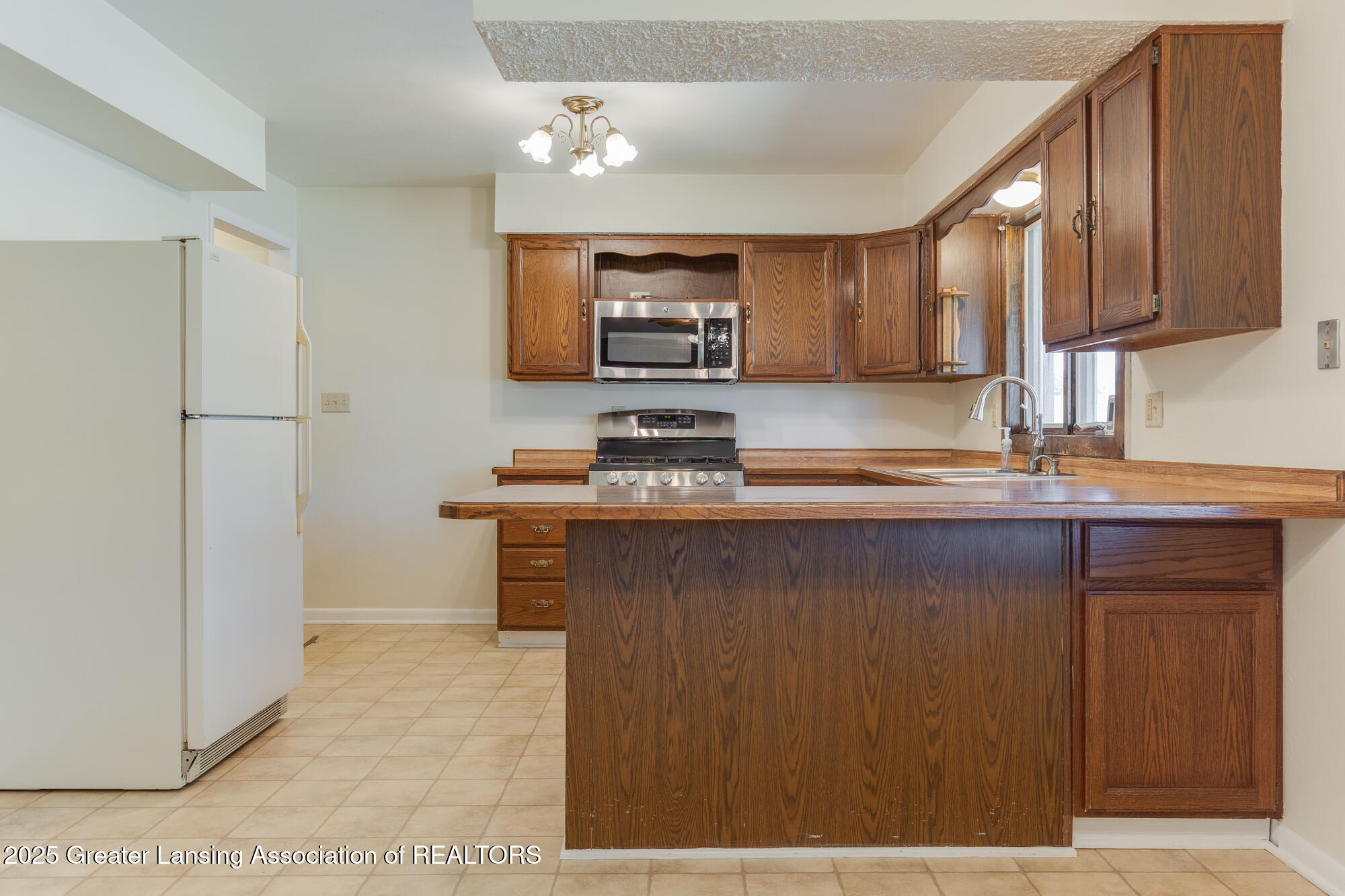 1508 South Canal Road Lansing, MI 48917 - Photo 12 of 55 1508_S_Canal_PAUL-29